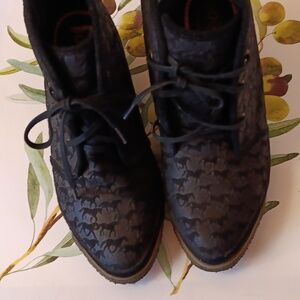 80 % 20 Anthropologie Hidden Wedge Embossed Booties